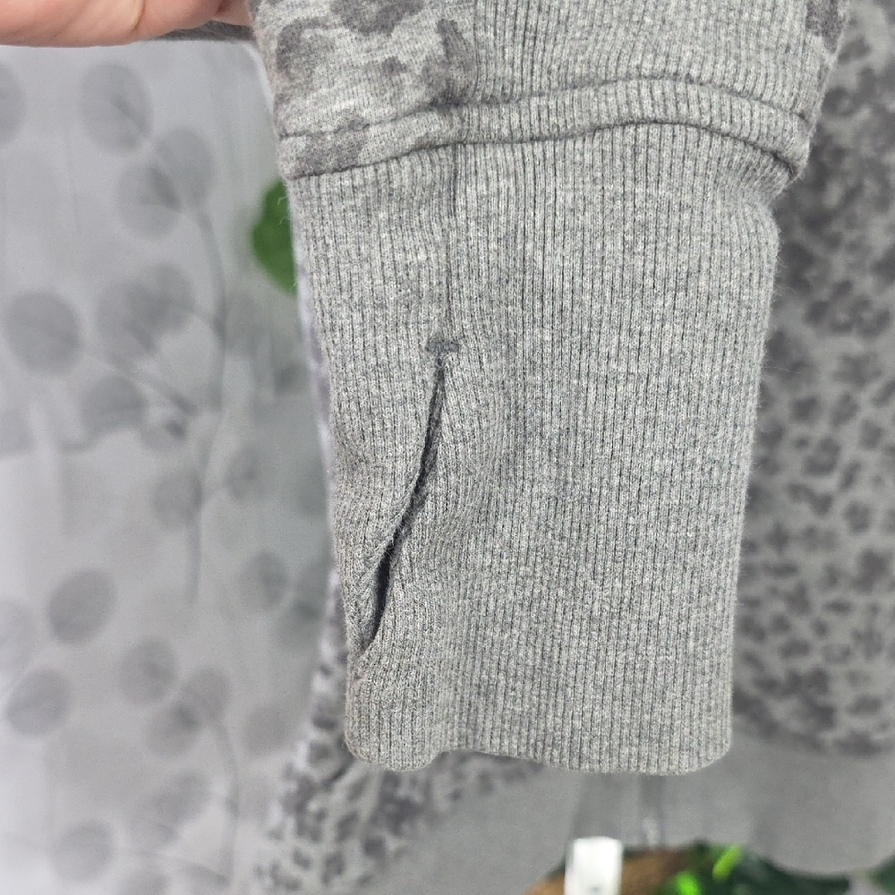 Athleta Triumph Printed Full Zip Hoodie Gray Leopard - Medium - Picture 5 of 11